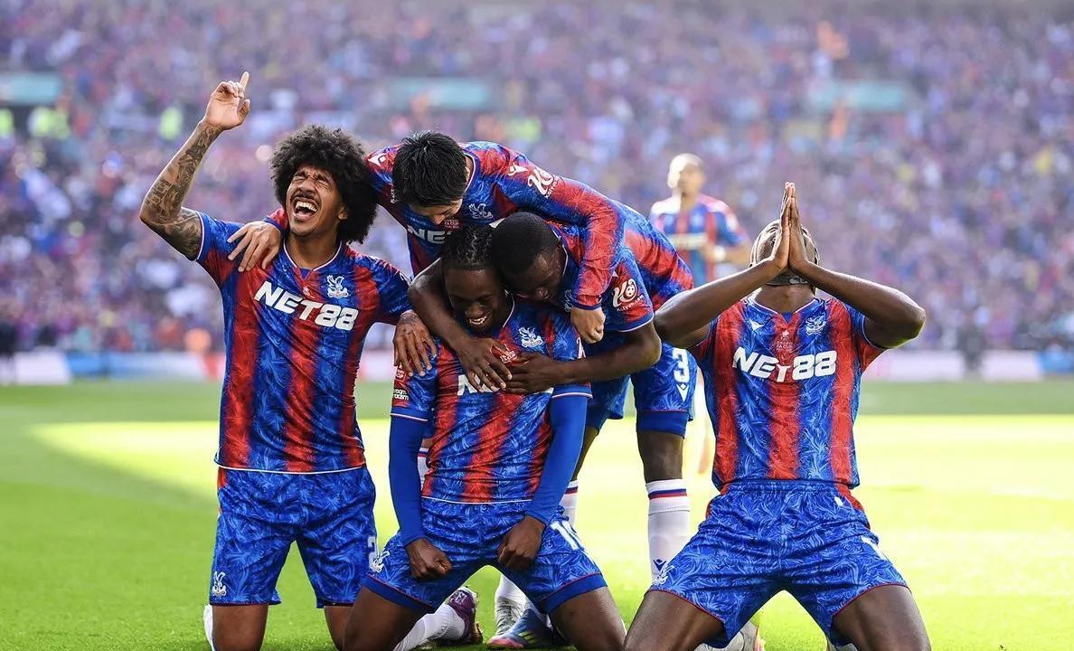 包含多特蒙德绝杀曼城，拉莫斯扑点救主亚洲杯的词条