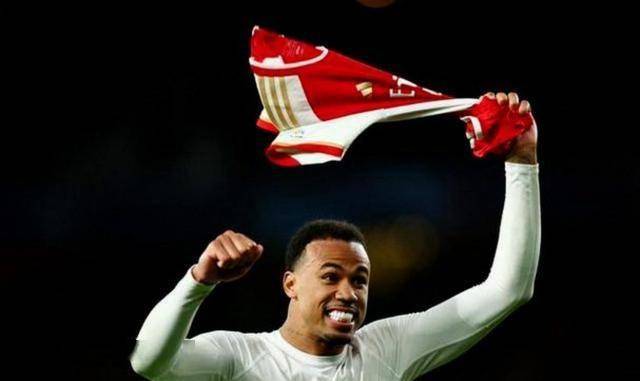 攻守俱佳的后卫成为球队守护利器 攻守俱佳的后卫成为球队守护利器